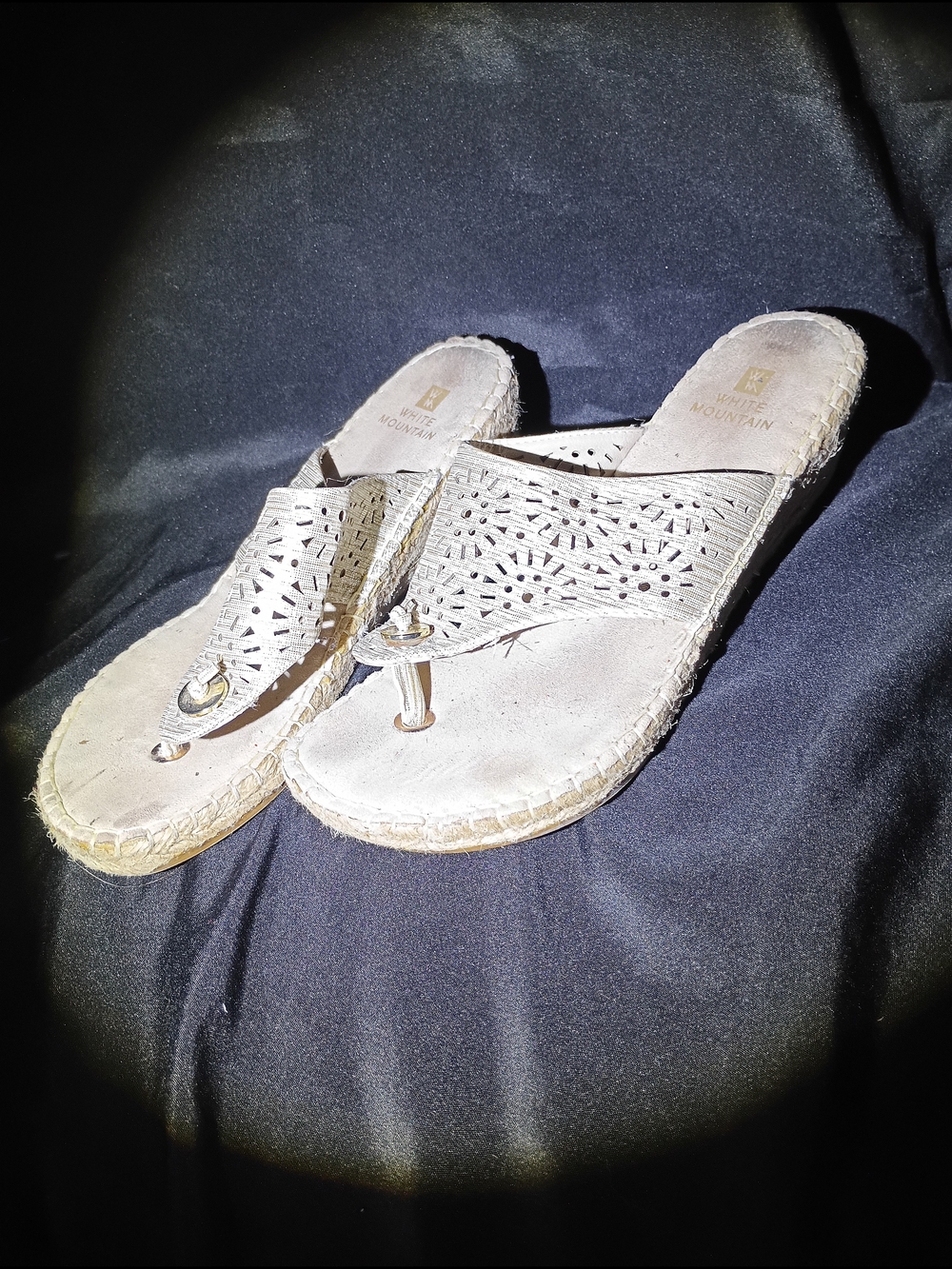 White Mountain boho beige wedges🌟Thong-style slide sandals